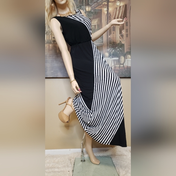 👗Women's Pre-loved Short-sleeved Dress 👗 - Picture 3 of 10